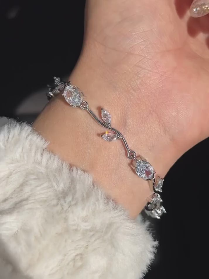 Royal Sapphire Tulip Bracelet